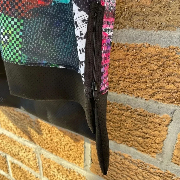 Lynn Ritchie silver pullover top size medium - Picture 7 of 10